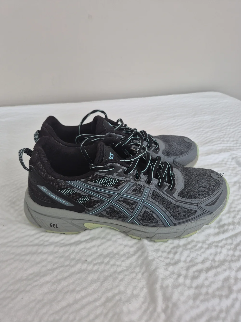 Asics sporty gray